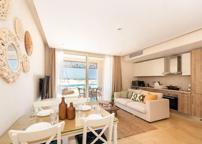Chilled & Serene 1bdr Mangroovy Pool & Sea View Daire *