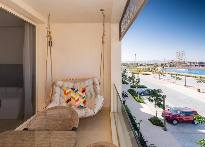 Daire Chilled & Serene 1bdr Mangroovy Pool & Sea View